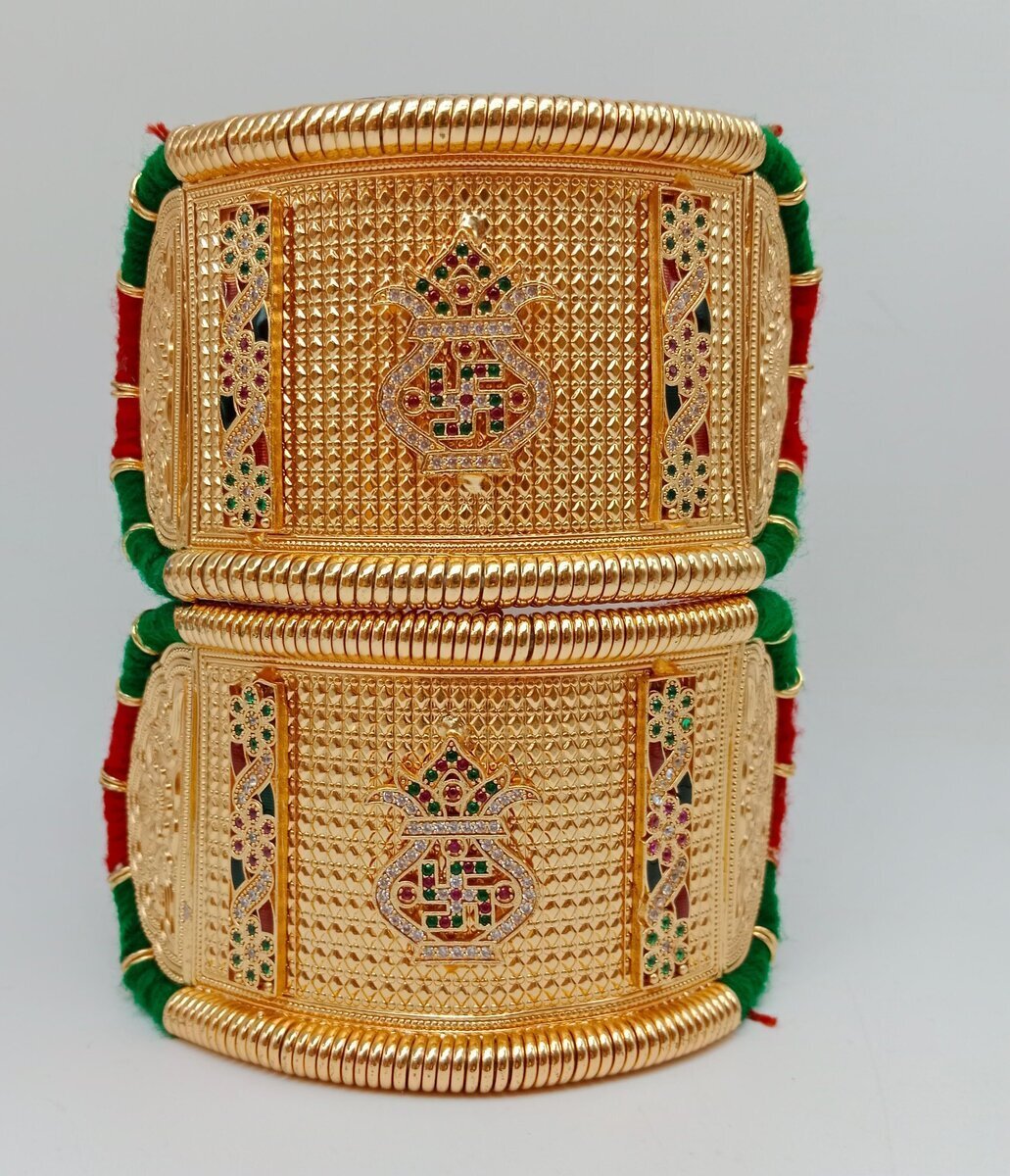 Gold Traditional High Quility Bajuband With Loom