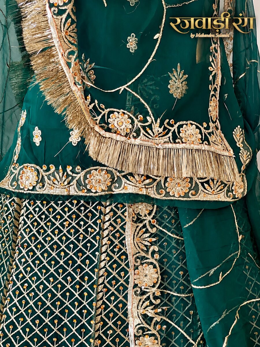 Siya Poshak