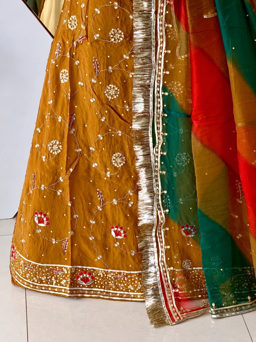 Nitya Poshak